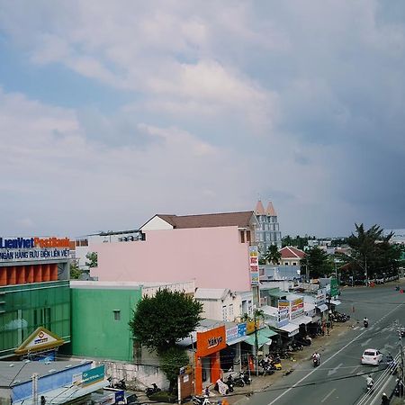 Huynh Nhu Hotel Ca Mau Exterior photo