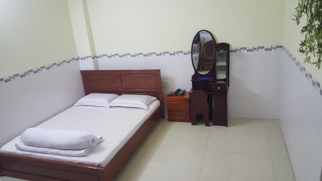 Huynh Nhu Hotel Ca Mau Exterior photo