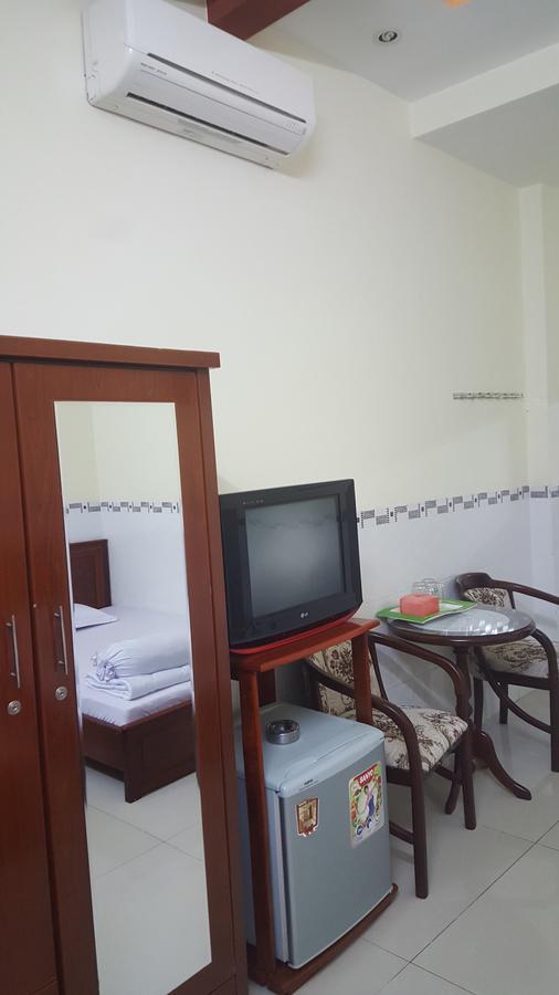 Huynh Nhu Hotel Ca Mau Exterior photo